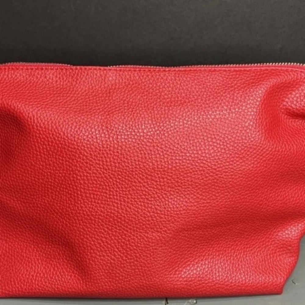 NWOT BCBG Red Bag - Picture 2 of 9